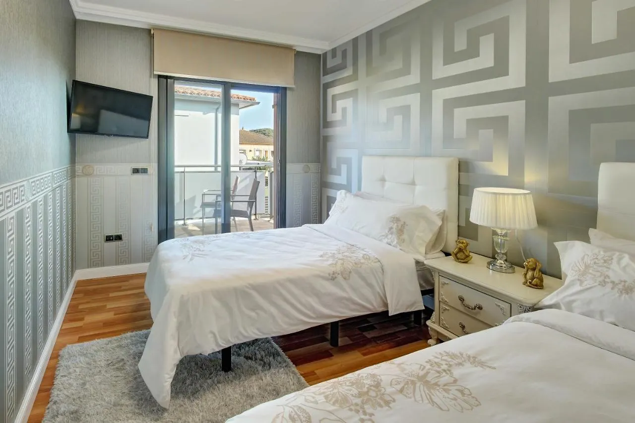 Villa Rioja With Pool & Mountain And Sea View Lloret de Mar Spain