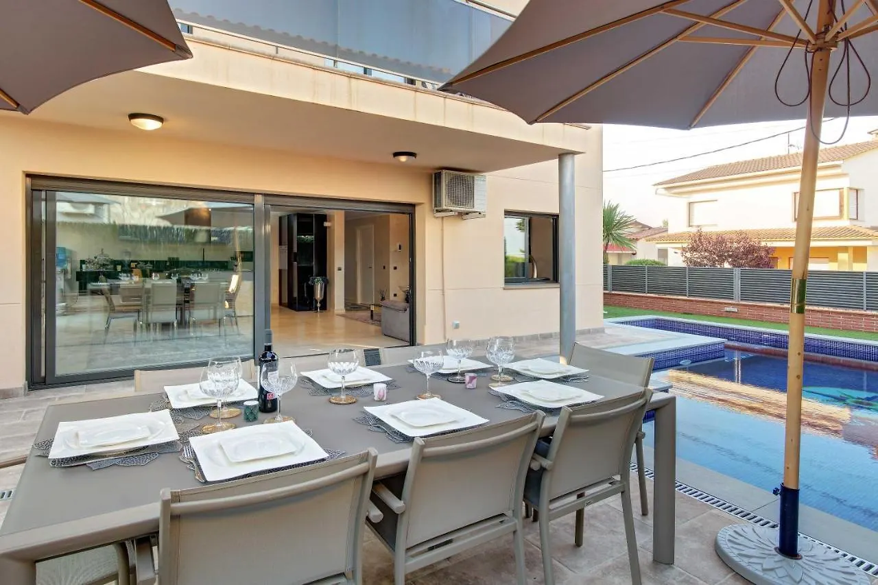 Villa Rioja With Pool & Mountain And Sea View Lloret de Mar Spain